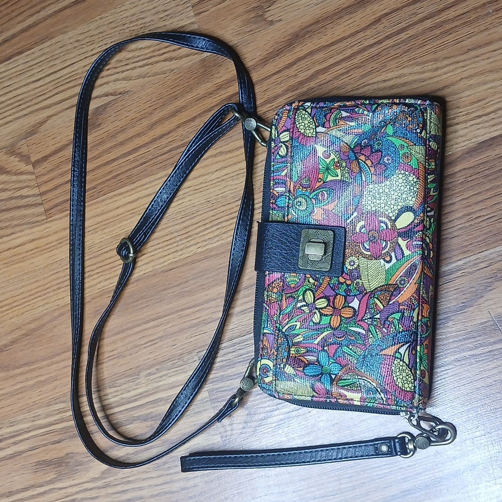 Sakroots Small Smartphone Crossbody Bag, Rainbow Spirit‎ Desert